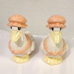 𝅺VINTAGE 1986 Sittre ceramics products mother goose salt and pepper shakers